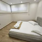 Agora Luxury I *