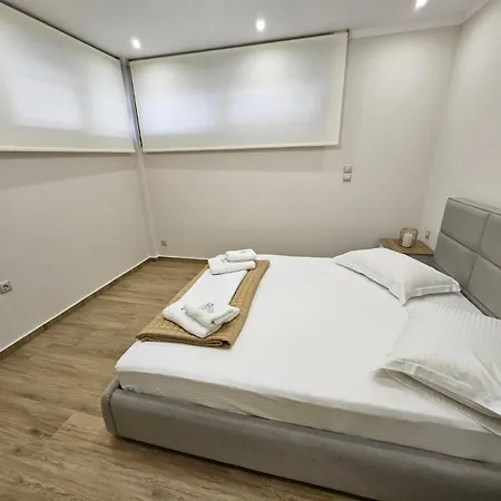Agora Luxury I *